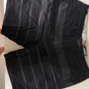 Men’s 34W black & grey stripe shorts